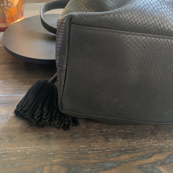 Elaine Turner black snake embossed hobo bag with tassels pre loved condition - Picture 6 of 12